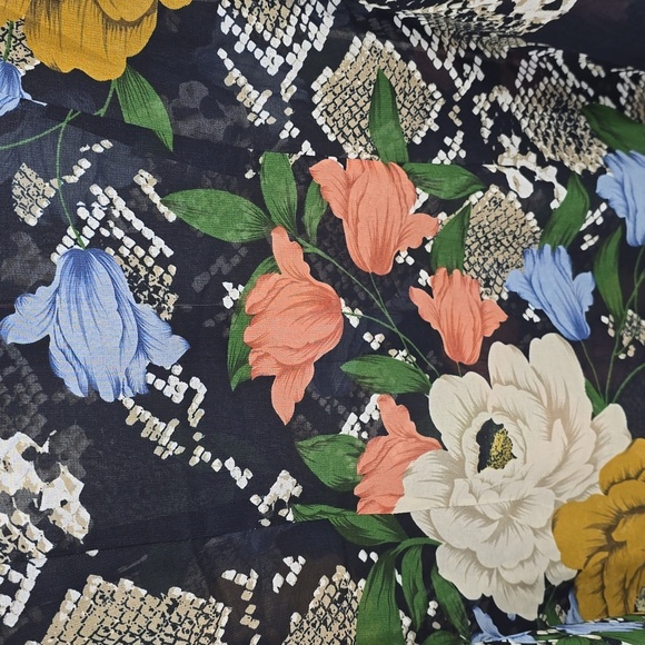 {Cabi} #3762 Snake Charmer Floral Blouse Long Sleeve Women's - Size Small - Picture 12 of 12